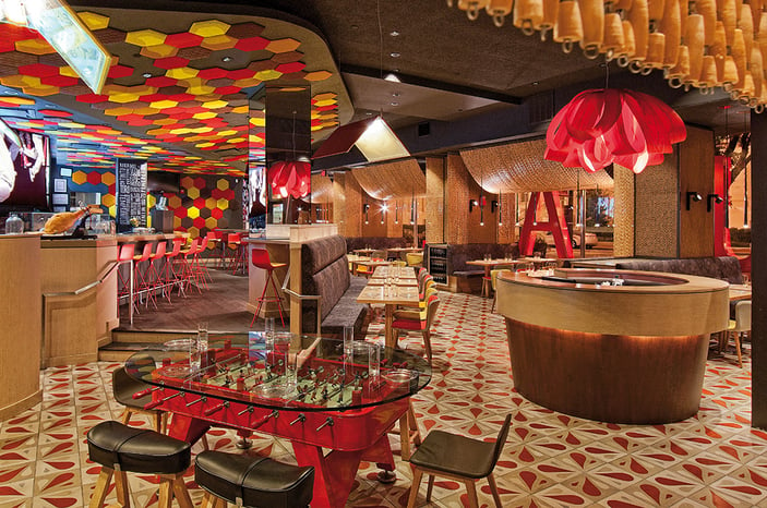 LZF wooden-lamp-in-red-in-the-Jaleo-restaurant-of-chef-Jose-Andres