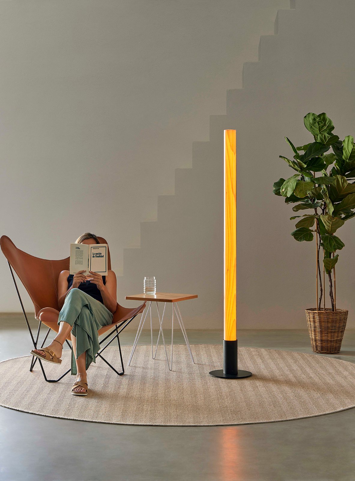 reading room-with-floor-lamp-in-hand-blown-borosilicate-glass-and-wood-veneer